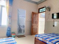 Quadruple Room with Private Bathroom