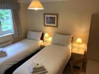 Twin Room with Shower