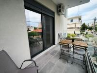 Floral Home 2 - 1st floor apt with private parking! - B&B Atene