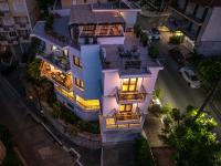 Magical Seaside Town Boutique Apts 1 - B&B