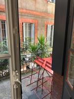 Le Toulousain 001 - Appartement calme en rez-de-chaussée avec Terrasse - Hypercentre, quartier Jeanne d'Arc - B&B
