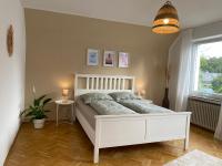 Großzügiger Komfort direkt am Waldrand - Ferienwohnung
