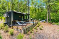 Modern Riverside Cabin w Hot Tub Fire Pit Kayaks - B&B