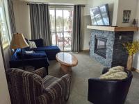Large Winter Park Condo overlooking Hideaway Park! - Ferienwohnung