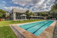 Fourways The William 4km to monte casino - B&B