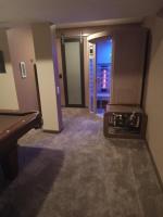 Super Suite with Sauna, Pool Table and Arcade Game - B&B Lansing