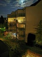 "GREENSUN-HOMES" Messe, Flughafen und Zentrums nah, Ruhig, Modern, schnelles WLAN, Balkon und Küche, freies Parken, 4 Schlafplätze möglich - Chambres d'hôtes Cologne