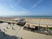 2 slaapkamer appartement op de dijk van Westende met frontaal zeezicht - B&B
