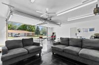 Stadium District walking distance, Tailgate Garage - B&B Green Bay