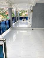Sugarville-Luxurious House with pool and Rooftop - Chambres d’hôtes Bortianor