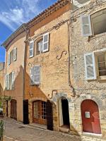 Maison Loumio - Charming 4 double bedrooms village home -Roof Terrasse - B&B Aups