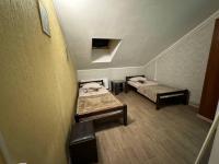 Zweibettzimmer mit eigenem Bad