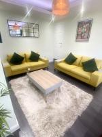 Lovely 4 bedroom, 2 bathroom house near city centre - B&B Roundhay