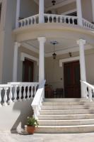 Apartment mit 3 Schlafzimmern und Balkon