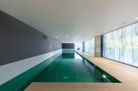 Elegant City Fringe Condo w Pool & FREE Parking - Chambres d'hôtes Melbourne