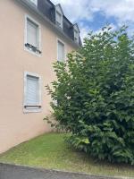 Petit studio avec parking, très bien équipé proche des Thermes et du centre ville Nouvelle literie - B&B