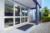 Freshly Renovated Modern Waterfront 1 Bedroom unit - B&B Gold Coast