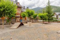 Family Attic Esterri - Bed and Breakfast Esterri d'Àneu