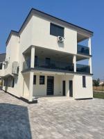 Appartamento con 2 Camere da Letto e Terrazza