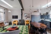 The Dream Factory - London Bridge- by Frankie Says - B&B Londres