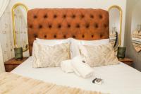 Queen Room with Shared Bathroom