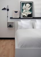 Deluxe Queen Studio - Self Check-in with Virtual Front Desk
