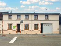 Maison spacieuse avec jardin, BBQ, table de ping-pong, proche commerces, pour 9 personnes et bébés - FR-1-581-96 - Chambres d’hôtes