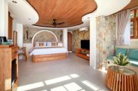 Zimmer mit Queensize-Bett und Balkon