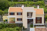 Casa Amarela da Fajã da Areia by An Island Apart - Chambres d'hôtes São Vicente
