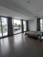 Apartamento de 1 Dormitorio con balcón y vistas a la ciudad
