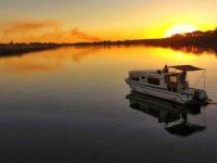 Old Willow Houseboats - B&B Sasolburg