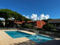 FREJUS - Appartement 4 personnes - Piscine - Bed and Breakfast