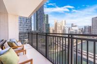 Luxurious 2BR Home with Stunning Marina Skyline View - Chambres d'hôtes Dubaï