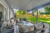 Emerald Coast Home Outdoor Entertainment Area! - Ferienwohnung Mary Esther