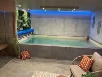 Villa Kerleven- 150m plage - Spa intérieur-piscine - B&B