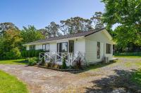 Sunny and central on big section - Ferienwohnung Featherston