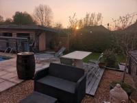 Gîte coquet 2 chambres, 2 salles de douches avec piscine, spa - Ferienwohnung