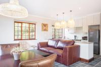 Avemore Olive Apartment - full Backup power - B&B Stellenbosch