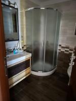 Deluxe One-Bedroom Apartment