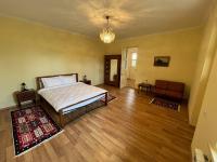 Dreibettzimmer mit Balkon