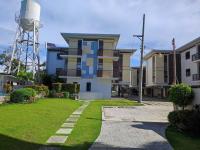TriG Place AlmondDrive near SM Seaside with Wifi Netflix pool & parking - Chambres d'hôtes Tangke