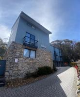 Warm Thredbo Chalet with Private Garage for Hike & Bike - Ferienwohnung Thredbo