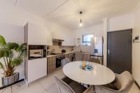 Bloom Modern Apartment - B&B Fourways