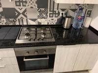 Shared Room with single bed in modern apartment - B&B Costa da Caparica