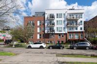 Stunning Capitol Hill 1BD Condo - B&B Seattle