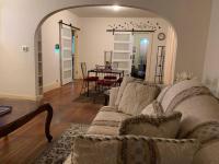 Comfortable 2-Bdrm Spacious Home with Wifi & Patio - Bed and Breakfast Indianapolis