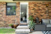 Oak Retreat Bliss by the Beach - Bed and Breakfast Waratah