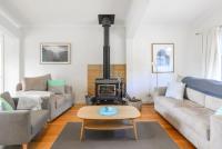 Nature Lovers Dream Hikes Fireplace - B&B Wentworth Falls