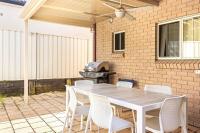 Shell Cove Modern Coastal Stay Near Marina & Beach - Ferienwohnung Dunmore