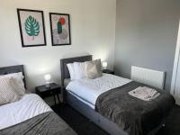 Charming, Modern Flat sleeps 5 - B&B Tayport